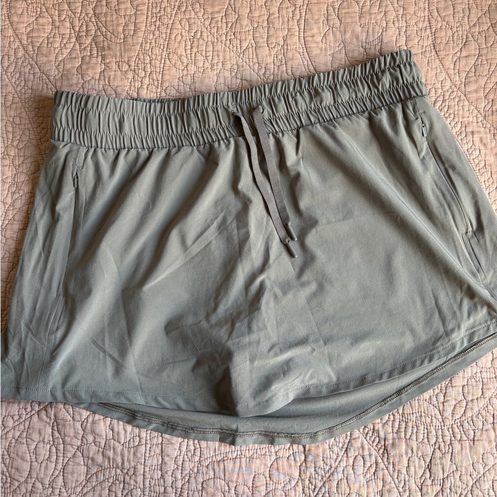 Women's tan skort size XL